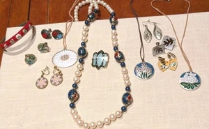 Lot Of 12 Assorted Closinee Jewelry brooch Earrings Necklace s more - Picture 1 of 4