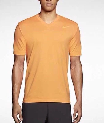 CAMISA DE ENTRENAMIENTO NIKE DRI-FIT DE PUNTO CUELLO EN V PARA HOMBRE NUEVA CON ETIQUETAS Talla:M (588712 807) RP: $70 Foto 1 de 3