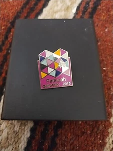 Paducah QuiltWeek Souvenir Pin, 2015 - Picture 1 of 4
