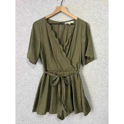 Mameluco envolvente sintético Row A para mujer pequeño verde oliva cintura corbata escote festoneado Foto 1 de 4