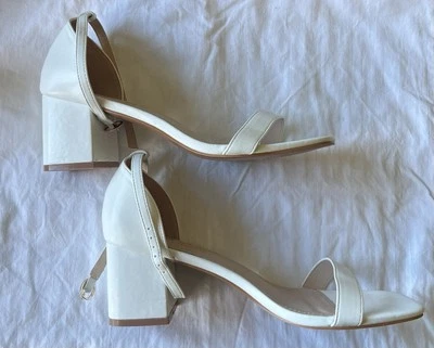 Nuevo BOOHOO BOO HOO Blanco Tacones con Tiras Talla 40 (9) Novia Nunca Usado Foto 1 de 4