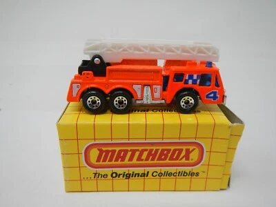 Matchbox Extending Ladder Fire Engine MB18 - Image 1 of 4