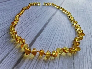 100% NATÜRLICHER BALTISCHER BERNSTEIN, DAMENKETTE/ Zitronenfarbe  49 cm. - Picture 1 of 6