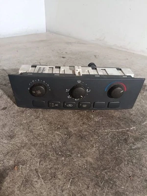 Volvo S40, V40 2001 Diesel Mitte Steuergerät Klimaanlage 0142697G01 VGA8904 - Bild 1 von 3