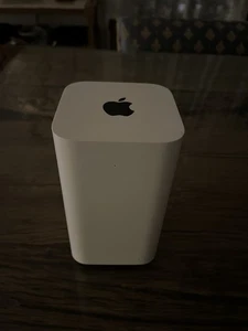 Apple AirPort Time Capsule 3 TB disco rigido wireless (ME182LL/A) - Foto 1 di 4