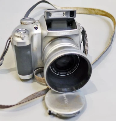 Fujifilm FinePix S3100 4.0MP Digital Camera F2.8 6x opt zoom, fully functional - Image 1 of 4