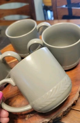 (4) Taza de café Bee & Willow Asheville Vine 16 oz verde salvia Cottagecore  Foto 1 de 4