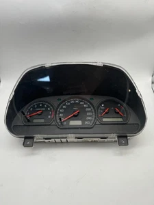 VO1* Volvo V40 2002 Tacho Kombiinstrument 30621246A - Picture 1 of 5
