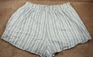Used Women Charlotte Russe Casual White & Blue Striped Spandex Shorts Size Large - Picture 1 of 7