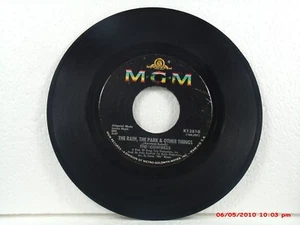 THE COWSILLS -(45)- THE RAIN, THE PARK & OTHER THINGS / RIVER BLUE - MGM - 1967 - Picture 1 of 3
