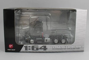 1:64 FIRST GEAR DCP *BLACK* VOLVO VNR 300 Day Cab Semi Truck *NIB* - Picture 1 of 1