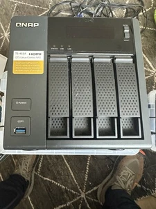 QNAP TS-453A NAS with power cord - Afbeelding 1 van 6