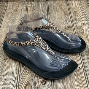 Crocs Womens Serina Sexy Fit Flop Brown Leopard Slip On Thong Flat Casual Size 8 - Picture 1 of 16