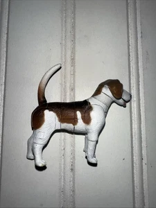 Beagle Figurine/ Toy. 2002 Fame Master 4D Puzzle. ~3-4” Complete Figurine - Picture 1 of 5