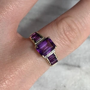 Amethyst & Diamond Emerald Cut Ring 9ct 375 Yellow Gold - Size M 1/2 - Picture 1 of 9