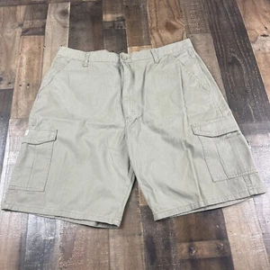 Wrangler Cargo Loose Fit Shorts Men's Size 40 Beige Tan 100% Cotton - Picture 1 of 8