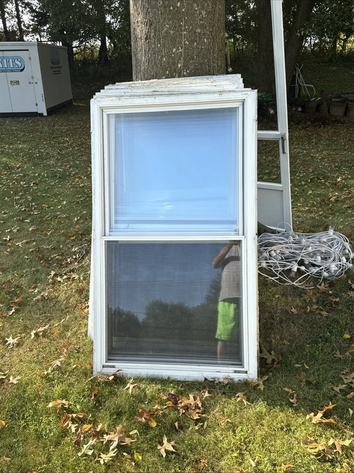 15 janelas de pátio e 1 porta de tela - Imagem 1 de 4