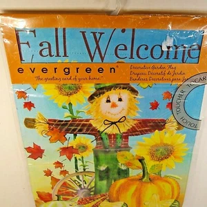 Fall Garden Flag 12 x 18 Inches Scarecrow Pumpkin New Evergreen - Picture 1 of 4