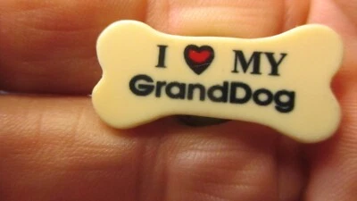 “I Love My Grand Dog” Funny Lapel Pin For Dog Lovers Foto 1 de 3