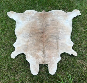 EXÓTICA Alfombra de Cuero de Vaca Brindle Alfombra de Cuero de Vaca Alfombra de Cuero Hairon 16 pies cuadrados - Imagen 1 de 3
