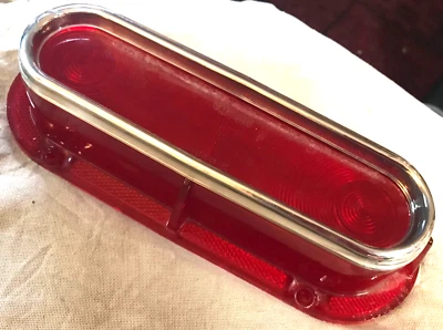 Lente de luz trasera Pontiac 1961 para Catalina & Ventura-Glo-Brite 555; OEM # 5951951 Foto 1 de 4