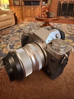Fujifilm X-T5 XT5 40.2MP Mirrorless Camera - Silver + 23mm F2 Lens - Image 1 of 4