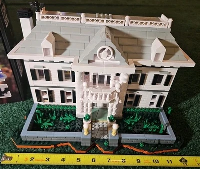 1620 PCS Jumanji house, Haunted Mansion House Movie Building Blocks Set - Used - Image 1 of 4