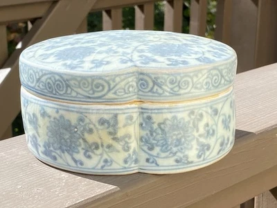 "Caja china Big Ming/Hongzhi estilo azul y blanca en forma de melocotón, L 6,4""" Foto 1 de 4
