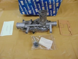 RENAULT R16 TS TL 1965--77 NOS WATER PUMP POMPE À EAU - Picture 1 of 5