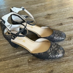 Scarpe donna Unisa oro metallizzato nero pizzo tacco a blocco misura 9 punta tonda - Foto 1 di 4