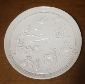 Plato de Navidad Frankoma 1978 cerámica alegre toda la naturaleza - Imagen 1 de 3
