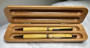 Set penna a sfera e matite meccaniche in legno American Boxwood Society vintage - Foto 1 di 12