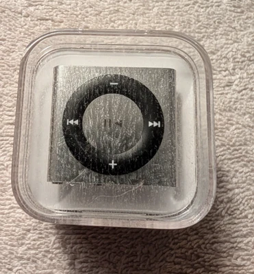 NEW Apple iPod Shuffle 2 GB A1373 Silver - Image 1 of 4