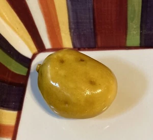 Künstliches Gemüse Faux Fake Food MINI SPUD BABY TATER KARTOFFEL 3-D MAGNET - Bild 1 von 2