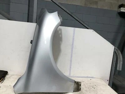 Volkswagen Touareg Right Guard 7L 09/2003-06/2007 - image 1 of 4