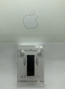 Apple iPod Shuffle 3. Generation Black 2GB New Collector Sealed - Picture 1 of 4