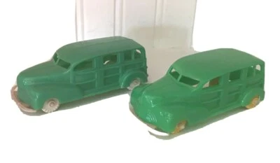JUGUETE COCHE VINTAGE-JUGUETES PANCARTA-CARRO DE ESTACIÓN LEÑOSO (2) PLÁSTICO-VERDE-NOS-AÑOS 50-EE. UU. Foto 1 de 4
