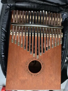 17 Tasten Kalimba Daumenklavier Mikrofon zum übertrage -Fingerklavier mit Tasche - Bild 1 von 5