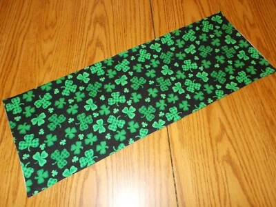 Tréboles a cuadros hechos a mano decoración irlandesa MINI corredor de mesa inodoro tanque topper negro Foto 1 de 4