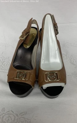 Sandalias Michael Kors Charm Equipaje Tachonado Tacones de Cuña Talla 7 Certificado de Autenticidad Foto 1 de 4
