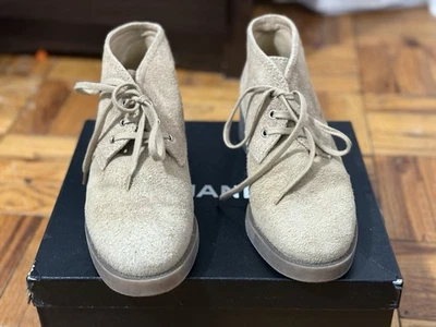 香奈儿麂皮绒棕褐色短靴 40 码 — 第 1/4 张图片