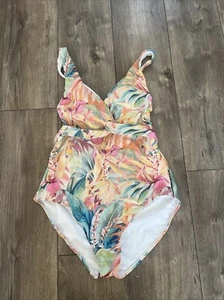 One Piece Bathing Suit Floral Size Med Swimsuit NWOT - Picture 1 of 2