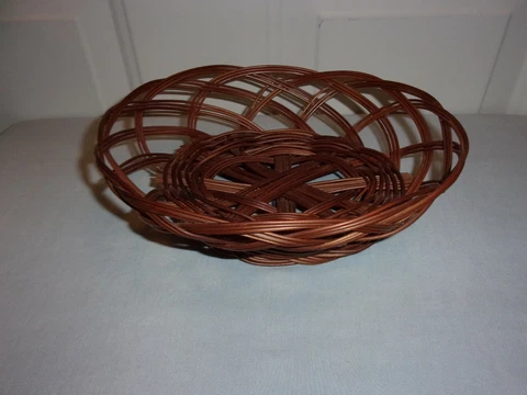 Vintage Small Wicker Basket 8" X 7" X 3" Oval Cover