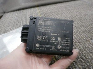 New OEM Tesla Model Y 3 Radar Sensor SEVEN PIN PERPENDICULAR 1108647-00-H - Picture 1 of 2