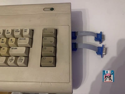 🕹️ 2 joystick Commodore 64 / C 64 e prolunga porta mouse / protezione porta 🕹️ - Immagine 1 di 4