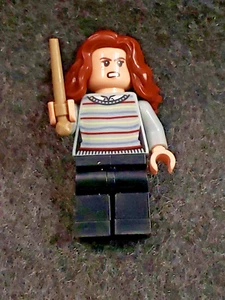 LEGO Harry Potter - Minifigura de Hermione Granger con varita (C4B3) - Imagen 1 de 4