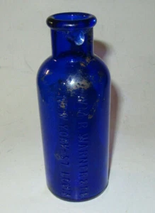WM. R. Warner & Co New York-St. Louis Round Cobalt Blue Medicine Cork top Bottle - Picture 1 of 12
