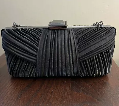 Cartera sin asas de satén Sondra Roberts con correa de cadena 7 1/4" excelente estado Foto 1 de 4