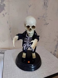Halloween Tanzen Skelett Grab Ravers "LIVIN THE VIDA LOCA" Rapper Lichter LESEN - Bild 1 von 11