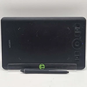 Tablette de dessin Wacom Intuos Pro PTH-460 PTH-460 - Photo 1/3